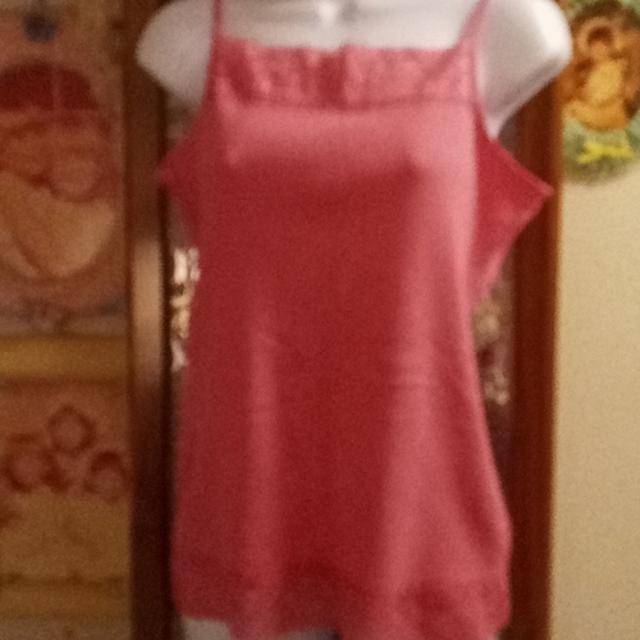 Bundle of 5, Like New, Assorted Colors, Lacey,Camisolesπ·πΉβοΈππ₯π¦ππ¦ππ¦π₯π· - Picture 14 of 16